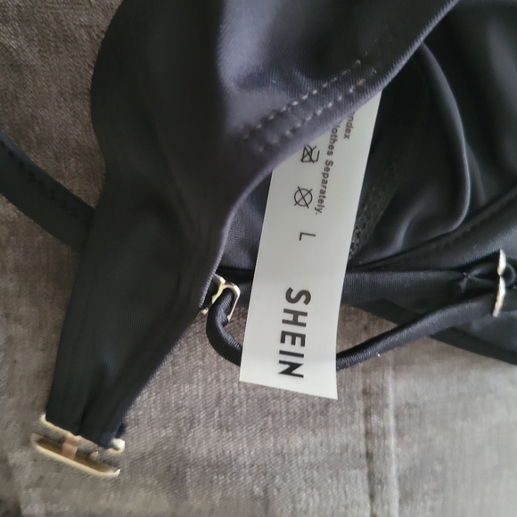 Deep cut bathing suit top. Size L black - Picture 2 of 2